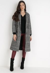 Born2be - Czarny Sweter Ampippe. Kolor: czarny. Materiał: prążkowany, dzianina. Długość rękawa: długi rękaw. Długość: długie. Wzór: aplikacja, jednolity