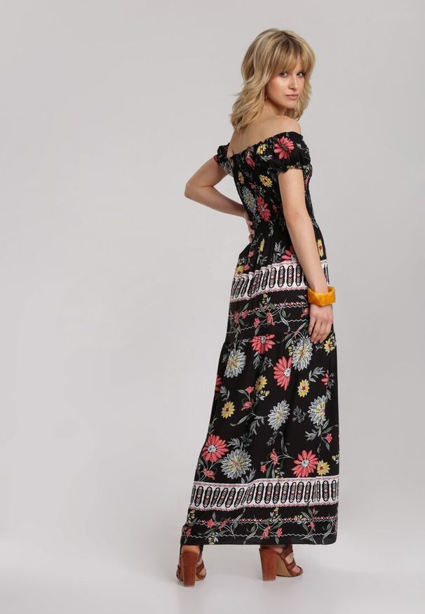 Renee - Czarno-Różowa Sukienka Ananeh. Typ kołnierza: dekolt hiszpanka, kołnierz z falbankami. Kolor: czarny. Materiał: materiał. Długość rękawa: krótki rękaw. Wzór: kwiaty, nadruk. Długość: maxi