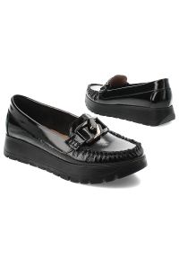 Czarne Modne Półbuty Armodo Stylowe Obuwie Damskie. Okazja: na spotkanie biznesowe. Zapięcie: klamry. Kolor: czarny. Materiał: skóra, lakier. Styl: elegancki #7