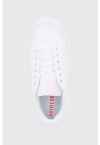 adidas Originals Buty kolor biały. Nosek buta: okrągły. Zapięcie: sznurówki. Kolor: biały. Materiał: materiał. Obcas: na obcasie. Wysokość obcasa: niski