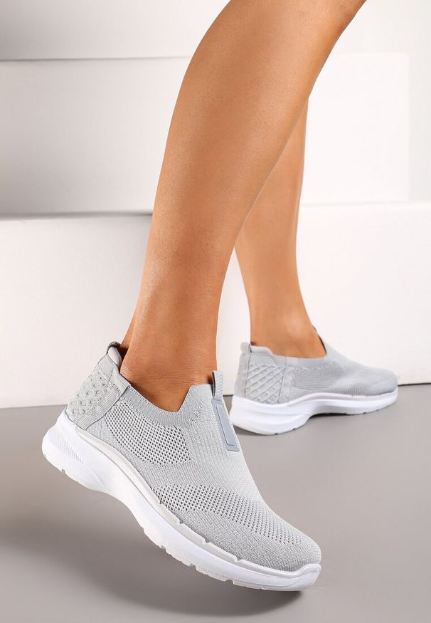 Born2be - Szare Wsuwane Buty Sportowe z Elastyczną Cholewką Delillahe. Zapięcie: bez zapięcia. Kolor: szary. Materiał: materiał. Szerokość cholewki: normalna