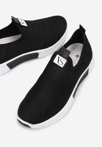 Born2be - Czarne Buty Sportowe Jynynore. Wysokość cholewki: przed kostkę. Nosek buta: okrągły. Kolor: czarny. Materiał: materiał. Szerokość cholewki: normalna