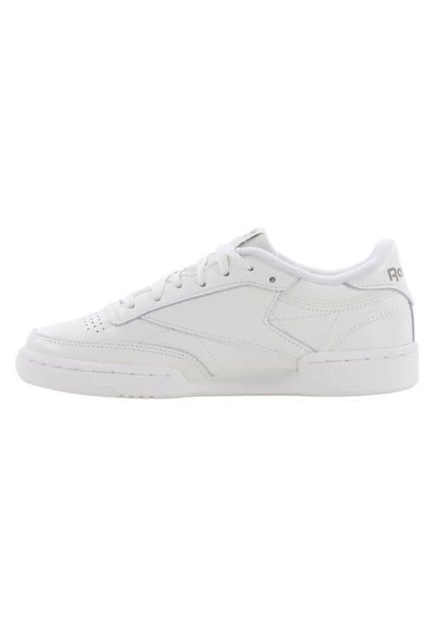 Buty do chodzenia damskie Reebok Club C 85. Zapięcie: sznurówki. Kolor: biały. Materiał: skóra, materiał. Szerokość cholewki: normalna. Model: Reebok Club. Sport: turystyka piesza