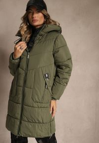 Renee - Ciemnozielona Pikowana Kurtka z Kapturem i Bocznymi Suwakami Lundrie. Okazja: na co dzień. Typ kołnierza: kaptur. Kolor: zielony. Materiał: jeans, poliester, dzianina. Sezon: zima. Styl: casual