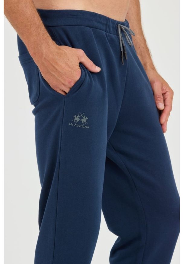 La Martina - LA MARTINA Granatowe męskie spodnie dresowe, Rozmiar XL. Kolor: niebieski. Materiał: dresówka