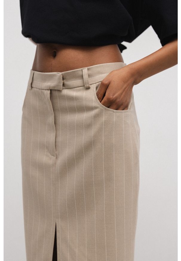 Marsala - Długa spódnica w paski w kolorze BEIGE TONE- RADIANCE-XL. Okazja: na co dzień. Kolor: beżowy. Materiał: tkanina, poliester. Długość: długie. Wzór: paski. Styl: casual, elegancki