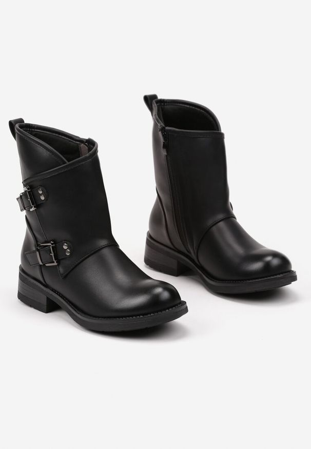 Renee - Czarne Asymetryczne Botki z Ozdobnymi Klamrami przy Cholewce Marinissa. Zapięcie: klamry. Kolor: czarny. Materiał: jeans. Szerokość cholewki: normalna. Obcas: na obcasie. Styl: klasyczny, elegancki. Wysokość obcasa: średni