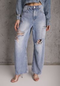 Renee - Niebieskie Bawełniane Jeansy Ballloon z Wiskozą High Waist Ozdobione Dziurami Lamma. Stan: podwyższony. Kolor: niebieski. Wzór: aplikacja. Sezon: wiosna #4