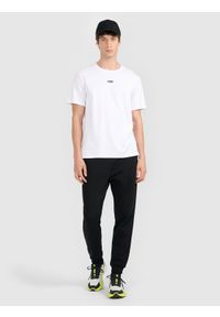 4f - 4F T-shirt regular z nadrukiem męski 4F x Robert Lewandowski - biała XXL. Okazja: na co dzień. Kolor: biały. Materiał: materiał, bawełna. Wzór: nadruk. Styl: casual, sportowy #2
