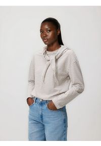 Reserved - Bluzka z chustką - beżowy. Kolor: beżowy. Materiał: dzianina, bawełna #1