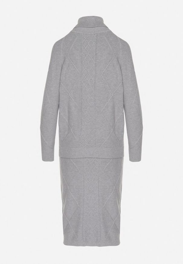 Born2be - Szary Dzianinowy Komplet o Tłoczonym Splocie Sweter z Golfem i Dopasowana Spódnica Sinabelle. Kolor: szary. Materiał: dzianina. Wzór: ze splotem
