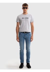 Big-Star - Koszulka męska o klasycznym kroju szara Bruno 901. Okazja: na co dzień. Kolor: szary. Materiał: bawełna, jeans. Długość rękawa: krótki rękaw. Długość: krótkie. Wzór: napisy. Sezon: lato. Styl: klasyczny #3