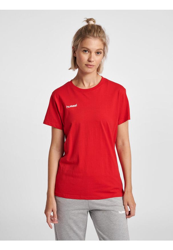 Koszulka sportowa z krótkim rękawem damska Hummel hmlGO cotton. Kolor: czerwony, różowy, wielokolorowy. Długość rękawa: krótki rękaw. Długość: krótkie. Sport: piłka nożna