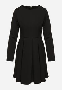 Born2be - Czarna Elegancka Sukienka o Rozkloszowanym Kroju Temitonia. Kolor: czarny. Długość rękawa: długi rękaw. Styl: elegancki