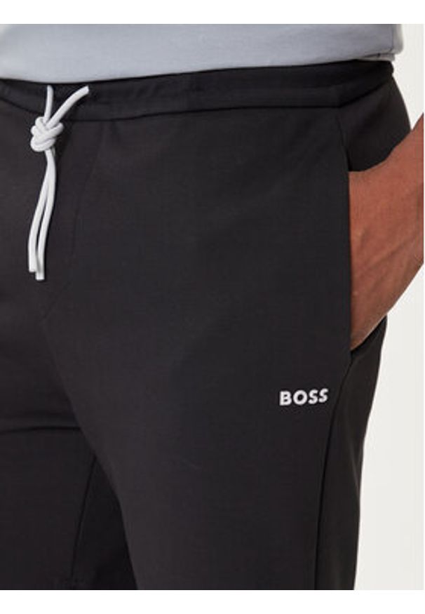 BOSS Szorty sportowe Zone 50543091 Czarny Regular Fit. Kolor: czarny. Materiał: syntetyk, bawełna. Styl: sportowy