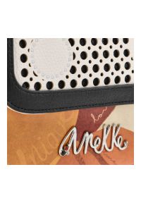 Biało-Pomarańczowa Torebka Damska Anekke Edycja Limitowana. Kolor: biały. Wzór: nadruk. Dodatki: z breloczkiem. Styl: casual, elegancki. Rodzaj torebki: na ramię #6