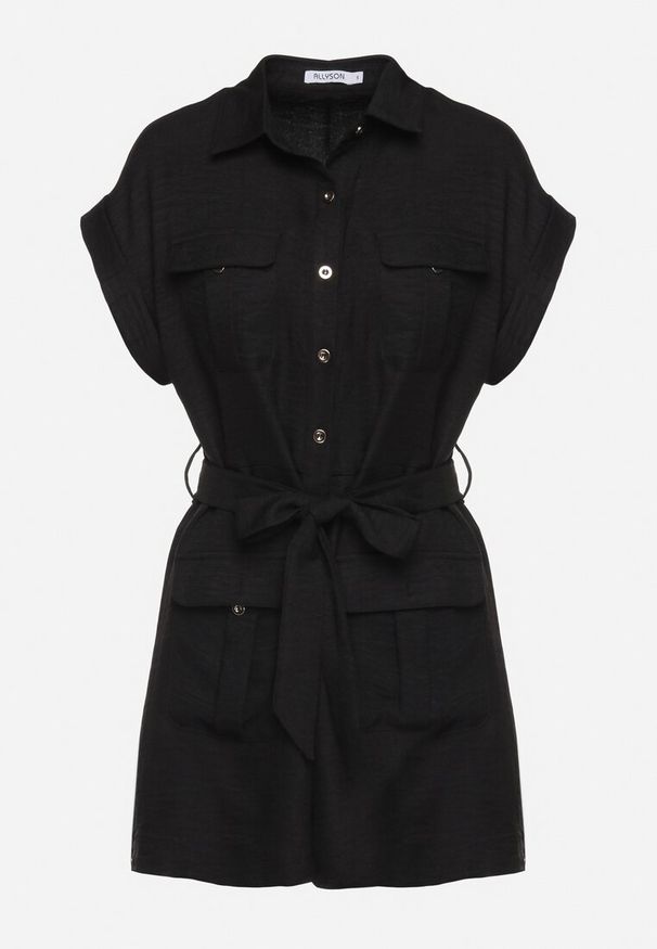 Born2be - Czarny Krótki Kombinezon z Zapinany na Guziki z Wiązaniem w Talii Senadea. Kolor: czarny. Długość rękawa: krótki rękaw. Długość: krótkie