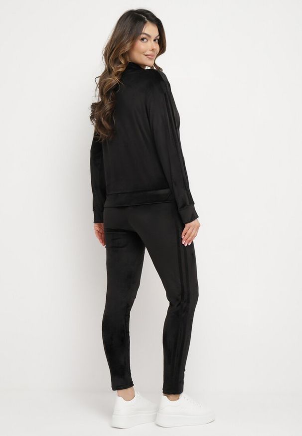 Born2be - Czarny Welurowy Komplet Dresowy z Ozdobnymi Lampasami i Ściągaczami Blisona. Kolor: czarny. Materiał: welur, dresówka. Wzór: aplikacja