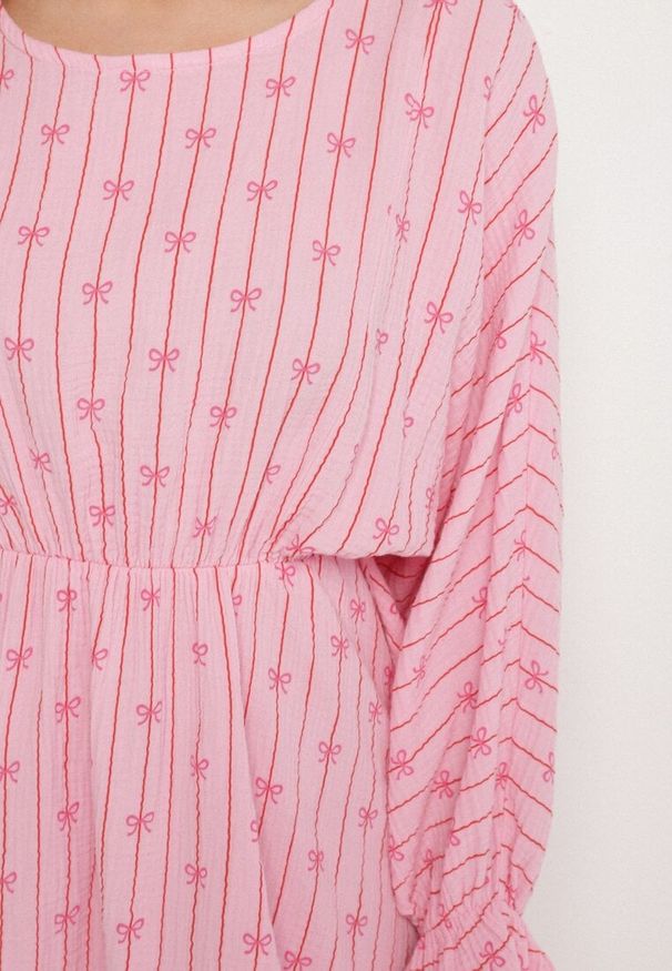 Born2be - Fuksjowa Bawełniana Sukienka w Paski z Kokardkami Xalriti. Okazja: na co dzień. Typ kołnierza: kokarda. Kolor: różowy. Materiał: bawełna. Wzór: paski. Styl: casual, elegancki