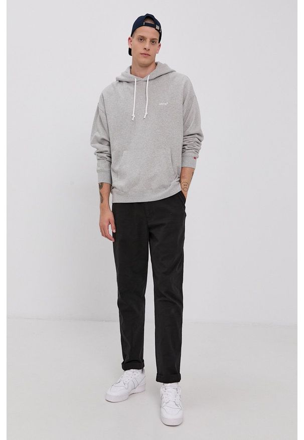 Levi's® - Levi's Bluza bawełniana A0747.0007 męska kolor szary z kapturem gładka. Okazja: na spotkanie biznesowe. Typ kołnierza: kaptur. Kolor: szary. Materiał: bawełna. Wzór: gładki. Styl: biznesowy