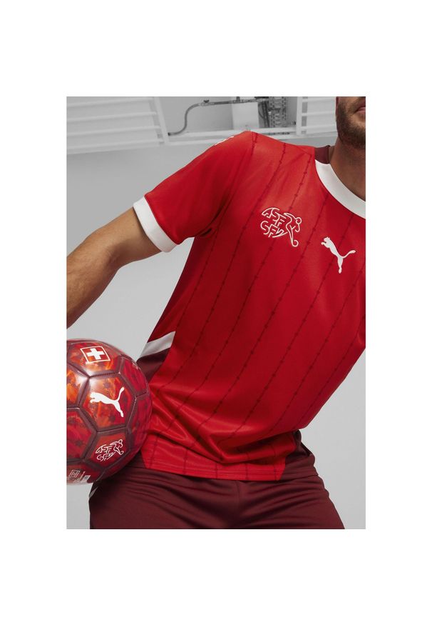 Puma - Męska, domowa koszulka reprezentacji Szwajcarii w piłce nożnej 2024 PUMA. Kolor: czerwony. Sport: piłka nożna