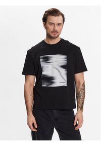 Calvin Klein T-Shirt Motion Graphic Comfort T-Shirt K10K111116 Czarny Regular Fit. Kolor: czarny. Materiał: bawełna