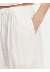 Pinko - PINKO Spodnie materiałowe 105210 A2LD Biały Relaxed Fit. Kolor: biały. Materiał: bawełna #4