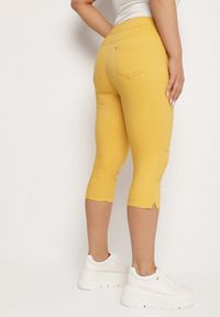 Born2be - Żółte Spodnie z Bawełny o Kroju Capri Dolonisa. Okazja: na co dzień. Kolor: żółty. Materiał: bawełna. Styl: młodzieżowy, elegancki, casual #3