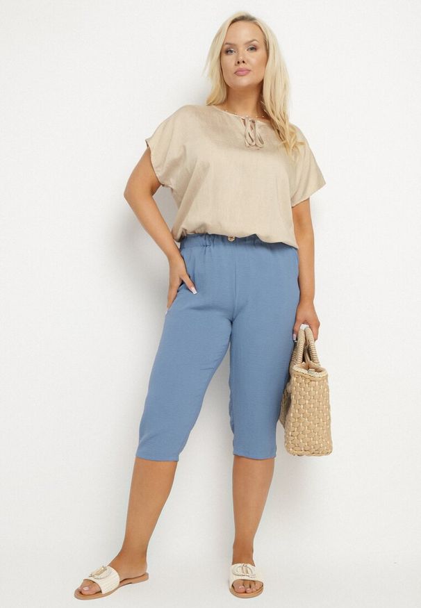 Born2be - Niebieskie Spodnie z Gumką w Pasie 7/8 Tenimira. Okazja: na spacer, na co dzień. Kolekcja: plus size. Kolor: niebieski. Styl: klasyczny, elegancki, casual