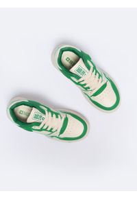 Big-Star - Sneakersy damskie sportowe beżowe z zielonymi wstawkami NN274671 801. Kolor: beżowy. Materiał: jeans, syntetyk, skóra. Szerokość cholewki: normalna. Sezon: lato