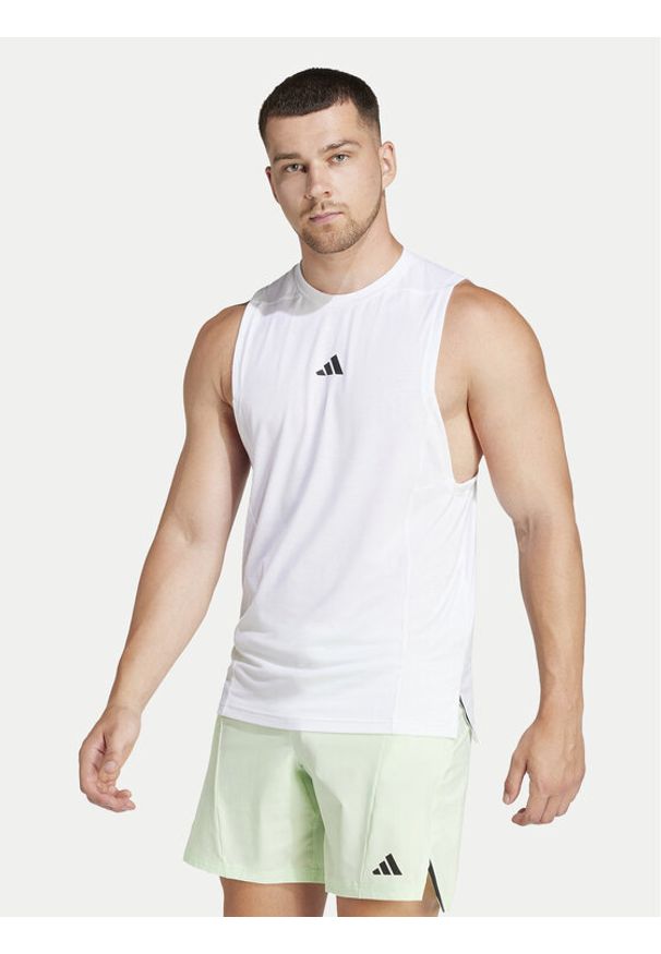 Adidas - adidas Koszulka techniczna Designed for Training IS3795 Biały Regular Fit. Kolor: biały. Materiał: syntetyk