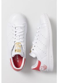 adidas Originals Buty G55666 kolor biały. Nosek buta: okrągły. Zapięcie: sznurówki. Kolor: biały. Materiał: guma. Model: Adidas Stan Smith #5