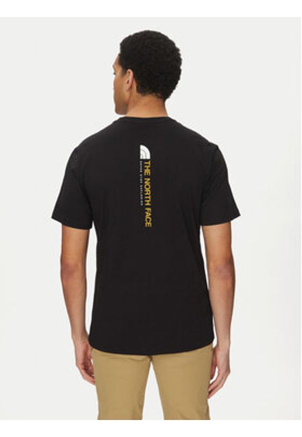 The North Face T-Shirt Vertical NF0A89FP Czarny Regular Fit. Kolor: czarny. Materiał: bawełna