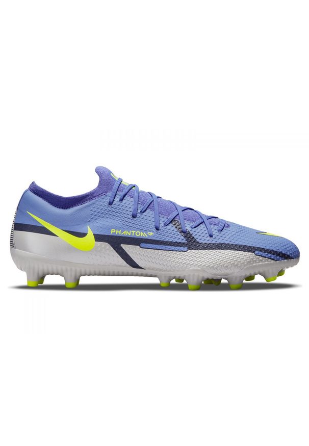 Buty piłkarskie Nike Phantom GT2 Pro Ag M DC0760-570 wielokolorowe niebieskie. Nosek buta: okrągły. Kolor: wielokolorowy. Materiał: materiał, włókno, tkanina, syntetyk. Szerokość cholewki: normalna. Sezon: zima. Sport: piłka nożna