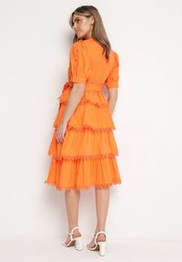 Born2be - Pomarańczowa Sukienka Thellis. Kolor: pomarańczowy. Materiał: koronka, tkanina, materiał. Długość rękawa: krótki rękaw. Wzór: gładki. Styl: elegancki. Długość: midi
