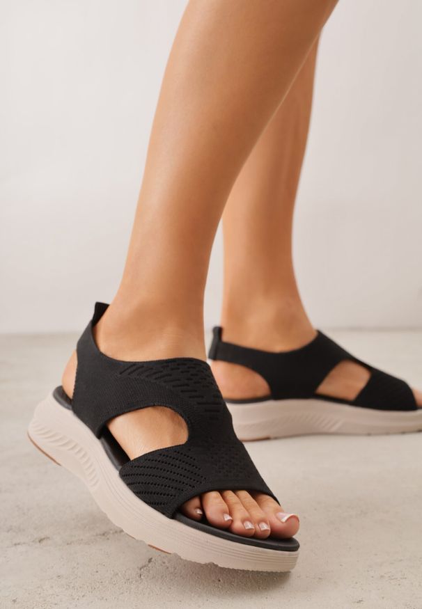 Born2be - Czarne Sportowe Sandały na Grubej Podeszwie z Elastyczną Cholewką i Piankową Wkładką Nicthil. Okazja: na co dzień. Zapięcie: bez zapięcia. Kolor: czarny. Materiał: jeans. Sezon: lato. Styl: sportowy