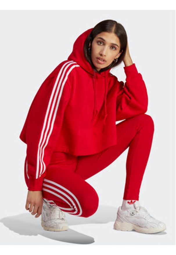 Adidas - adidas Bluza Adicolor Classics Crop Hoodie IB7389 Czerwony Loose Fit. Kolor: czerwony. Materiał: bawełna