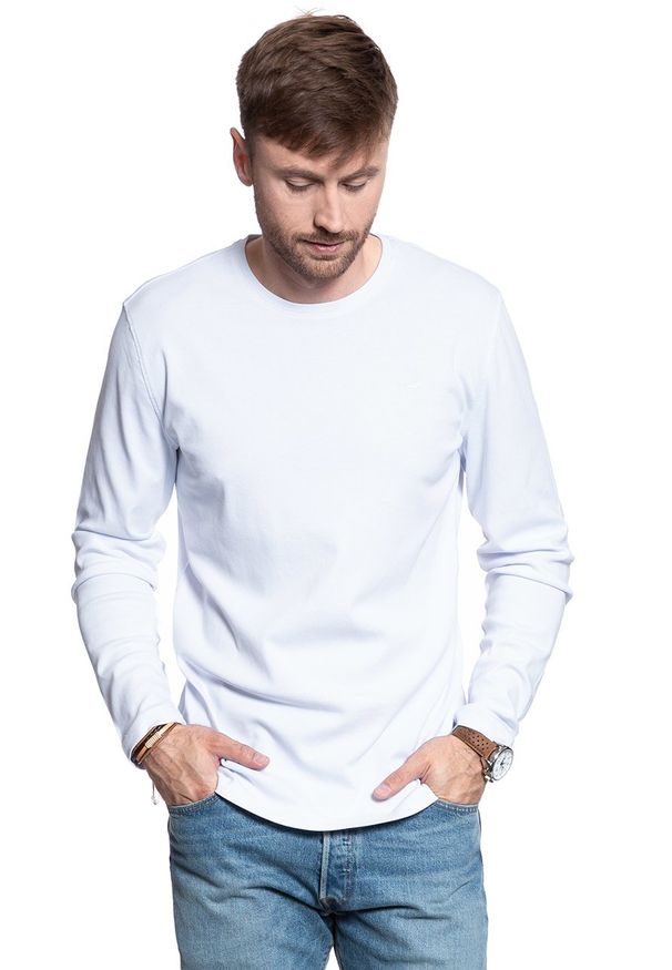 Mustang - LONGSLEEVE MUSTANG crew neck basic general White 1006810 2045. Kolor: biały. Długość rękawa: długi rękaw