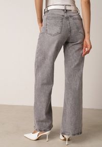 Born2be - Szare Bawełniane Jeansy o Szerokim Kroju z Wysokim Stanem i Przetarciami Ryrixia. Okazja: na co dzień. Stan: podwyższony. Kolor: szary. Styl: klasyczny, casual #2