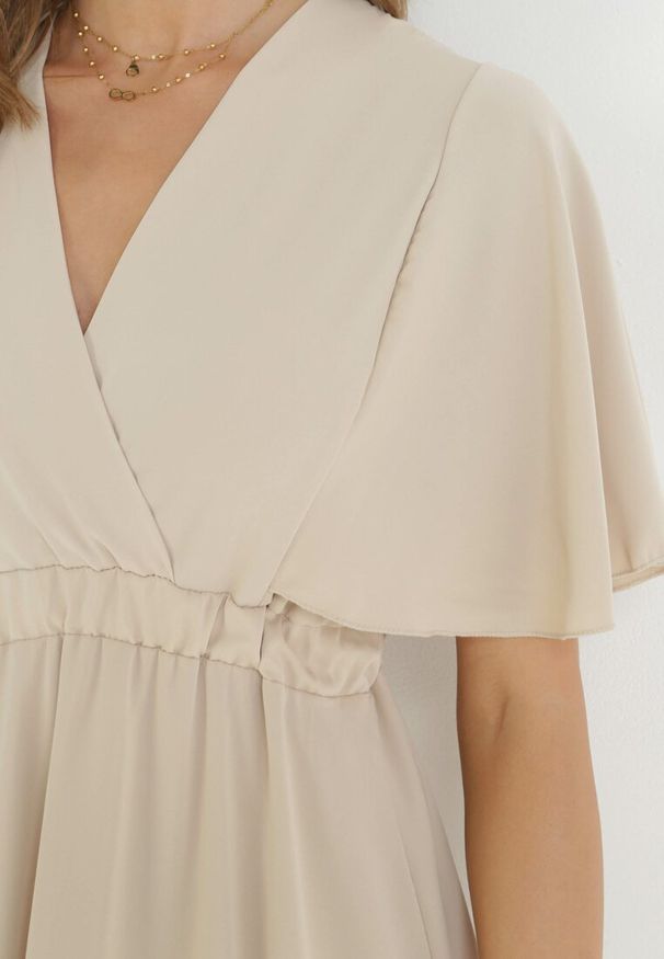 Born2be - Beżowa Rozkloszowana Sukienka Midi z Kopertowym Dekoltem i Gumką w Talii Muntani. Kolor: beżowy. Długość rękawa: krótki rękaw. Typ sukienki: kopertowe. Długość: midi