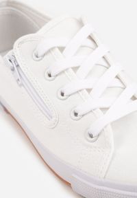 Born2be - Białe Tenisówki Poreinilla. Okazja: na co dzień. Wysokość cholewki: przed kostkę. Kolor: biały. Materiał: kauczuk, materiał. Szerokość cholewki: normalna. Wzór: aplikacja. Styl: casual #3