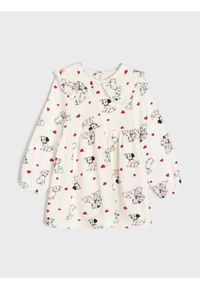 Sinsay - Bawełniana sukienka z dzianiny typu french terry z kołnierzykiem i falbanką 101 Dalmatians - kremowy. Kolor: kremowy. Materiał: bawełna, dzianina #1