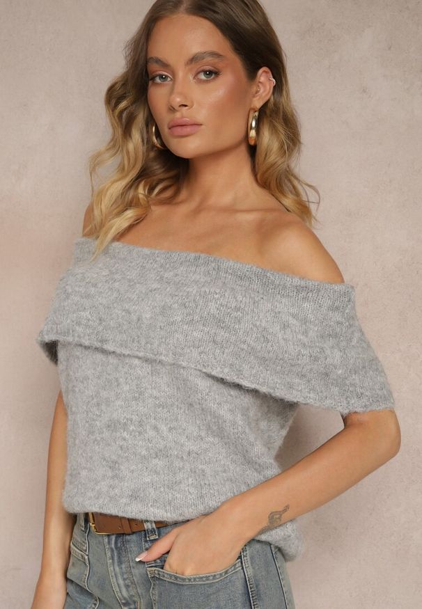 Renee - Jasnoszary Sweter Top z Hiszpańskim Wywijanym Dekoltem z Wełną Inarose. Kolor: szary. Materiał: wełna
