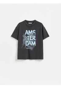 Reserved - Bawełniany t-shirt z nadrukiem - ciemnoszary. Kolor: szary. Materiał: bawełna. Wzór: nadruk #1