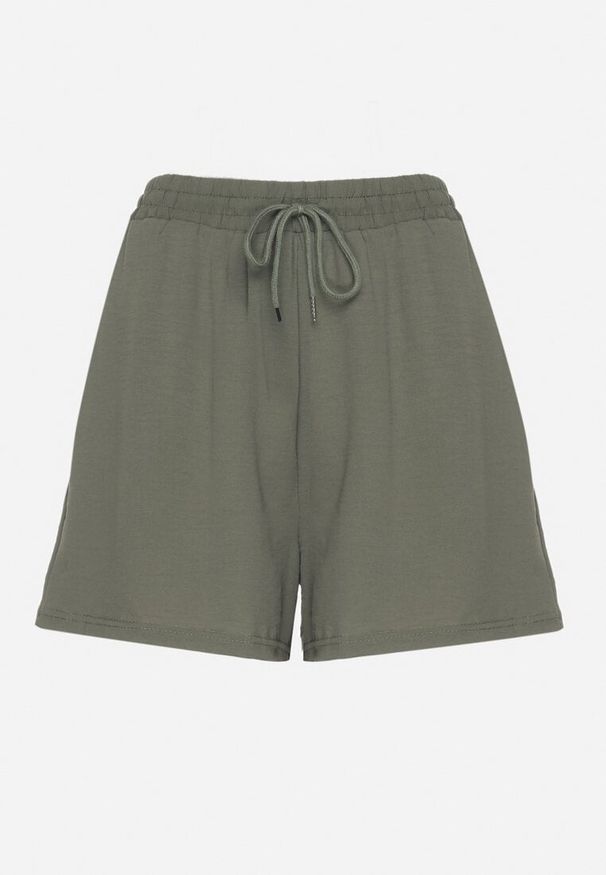 Born2be - Ciemnozielone Szorty z Wiskozą i Wysokim Stanem Puvea. Okazja: na co dzień. Stan: podwyższony. Kolor: zielony. Materiał: wiskoza. Styl: klasyczny, casual