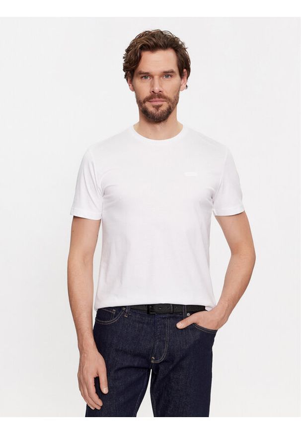 Calvin Klein T-Shirt Smooth Cotton T-Shirt K10K112229 Biały Regular Fit. Kolor: biały. Materiał: bawełna