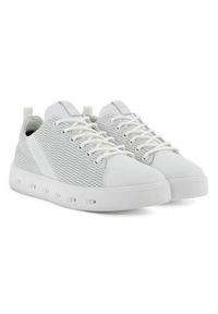 ecco - Buty do chodzenia damskie Ecco Sneaker Street 720. Zapięcie: bez zapięcia. Kolor: biały. Materiał: skóra. Szerokość cholewki: normalna. Sport: turystyka piesza