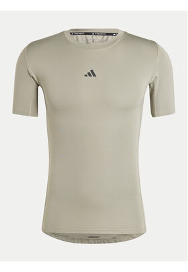 Adidas - adidas Koszulka techniczna Techfit Compression JE6700 Zielony Slim Fit. Kolor: zielony. Materiał: syntetyk. Technologia: Techfit (Adidas)