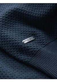 Ombre Clothing - Męski sweter RELAXED FIT z dzianiny o diamentowym splocie – granatowy V2 - Rozmiar: L. Okazja: na co dzień. Kolor: niebieski. Materiał: dzianina. Wzór: ze splotem. Styl: klasyczny, casual #6