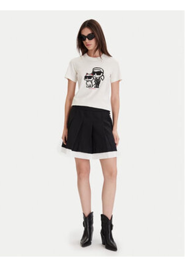Karl Lagerfeld - KARL LAGERFELD T-Shirt A1W17129 Écru Regular Fit. Typ kołnierza: dekolt w karo. Kolor: kremowy. Materiał: bawełna